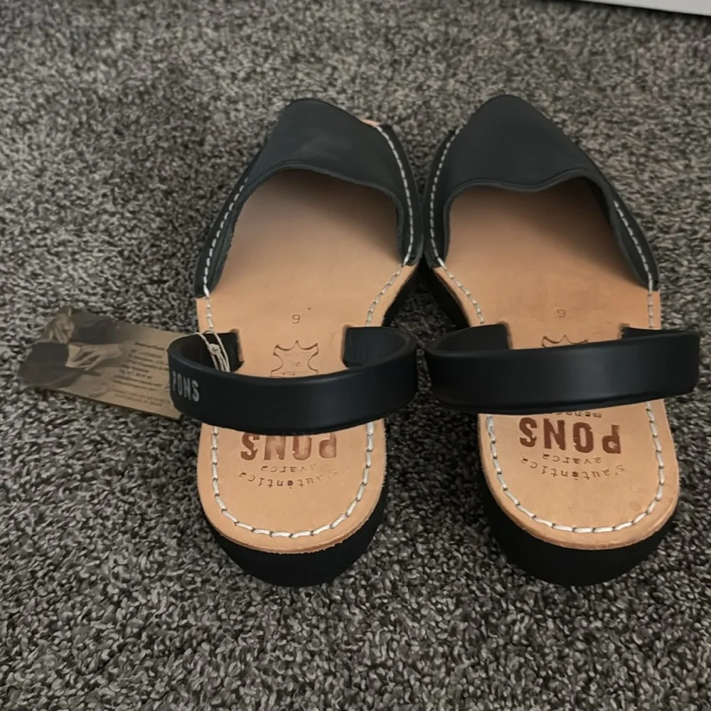 Women's Black Leather Sandals - Picture 3 of 5